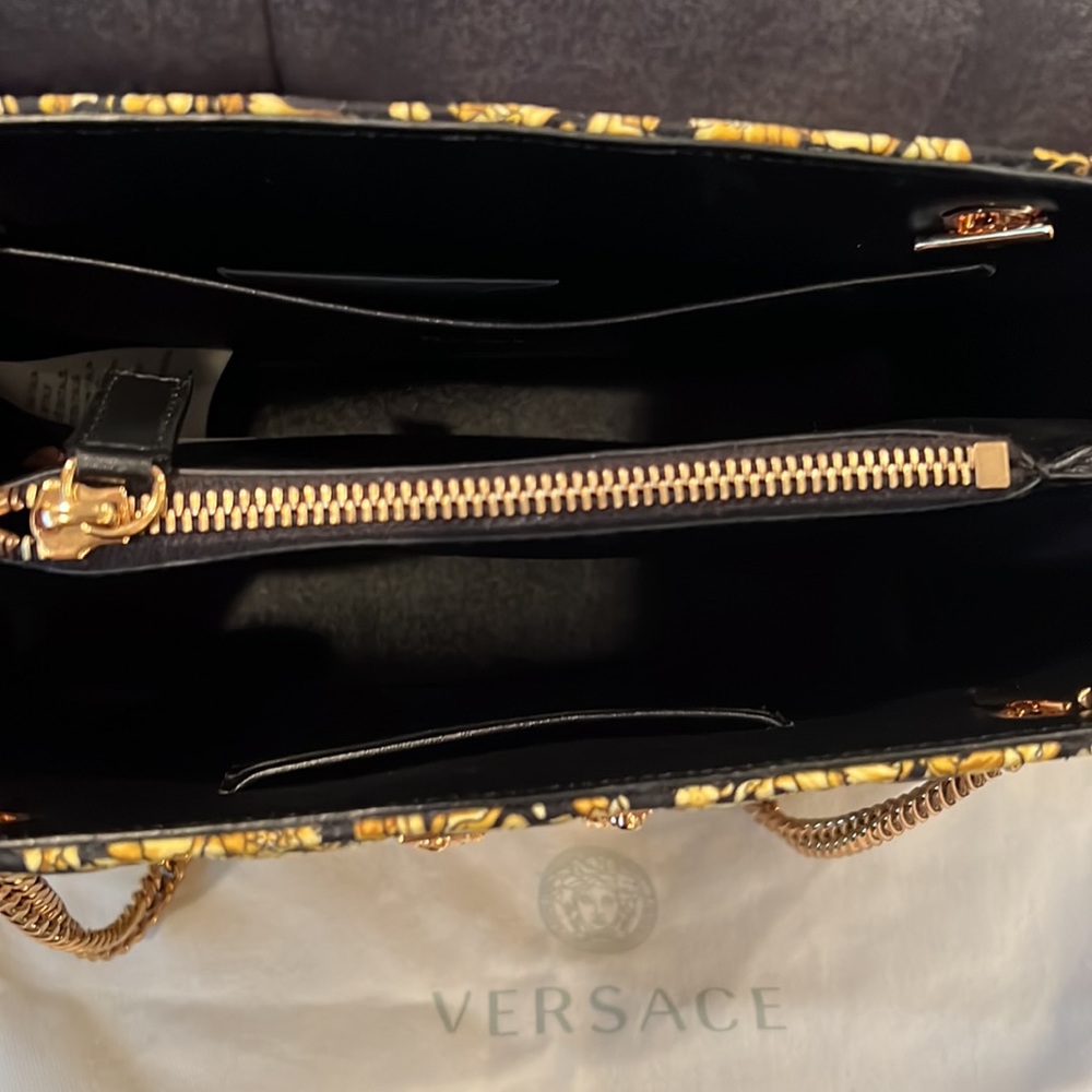 ✨Versace Virtus Tote Bag✨ with tag $2,050✨ - Picture 9 of 11